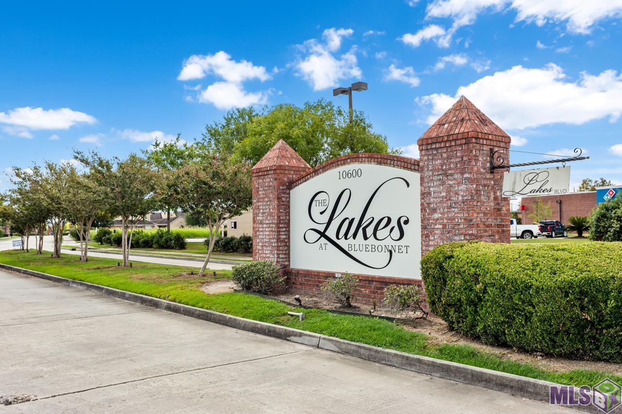 Convenient to restaurants & shopping. Minutes to LSU & downtown.