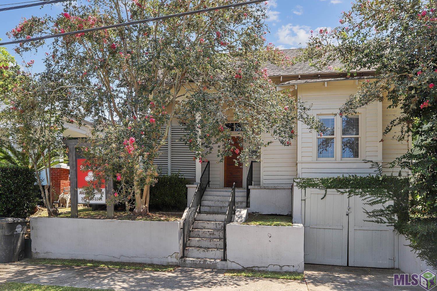 Welcome to this charming and historic cottage on France St nestled in Beauregard Town just blocks away from the vibrant heart of downtown Baton Rouge. This exquisite retreat is a true testament to the city's rich history and southern hospitality, offering a unique glimpse into the past while providing modern comforts and conveniences.  As you step through the front door, you'll be greeted by a warm and inviting interior that effortlessly blends the old with the new. The original hardwood floors provide a sense of authenticity and heritage, while tasteful updates ensure your stay is both comfortable and convenient.  Offering just over 1800 sqft of mixed use potential, this could be the perfect marriage of work and play.  Located just blocks from downtown Baton Rouge, this historic cottage provides easy access to an array of attractions, including some of Baton Rouge’s most loved dining, live music venues, art galleries, and cultural landmarks. Whether you're here for business or pleasure, this property offers an unforgettable retreat where the past meets the present, and comfort meets convenience. Experience the magic of Baton Rouge's history in this charming, historic haven, where the heart of the city is just a short stroll away.