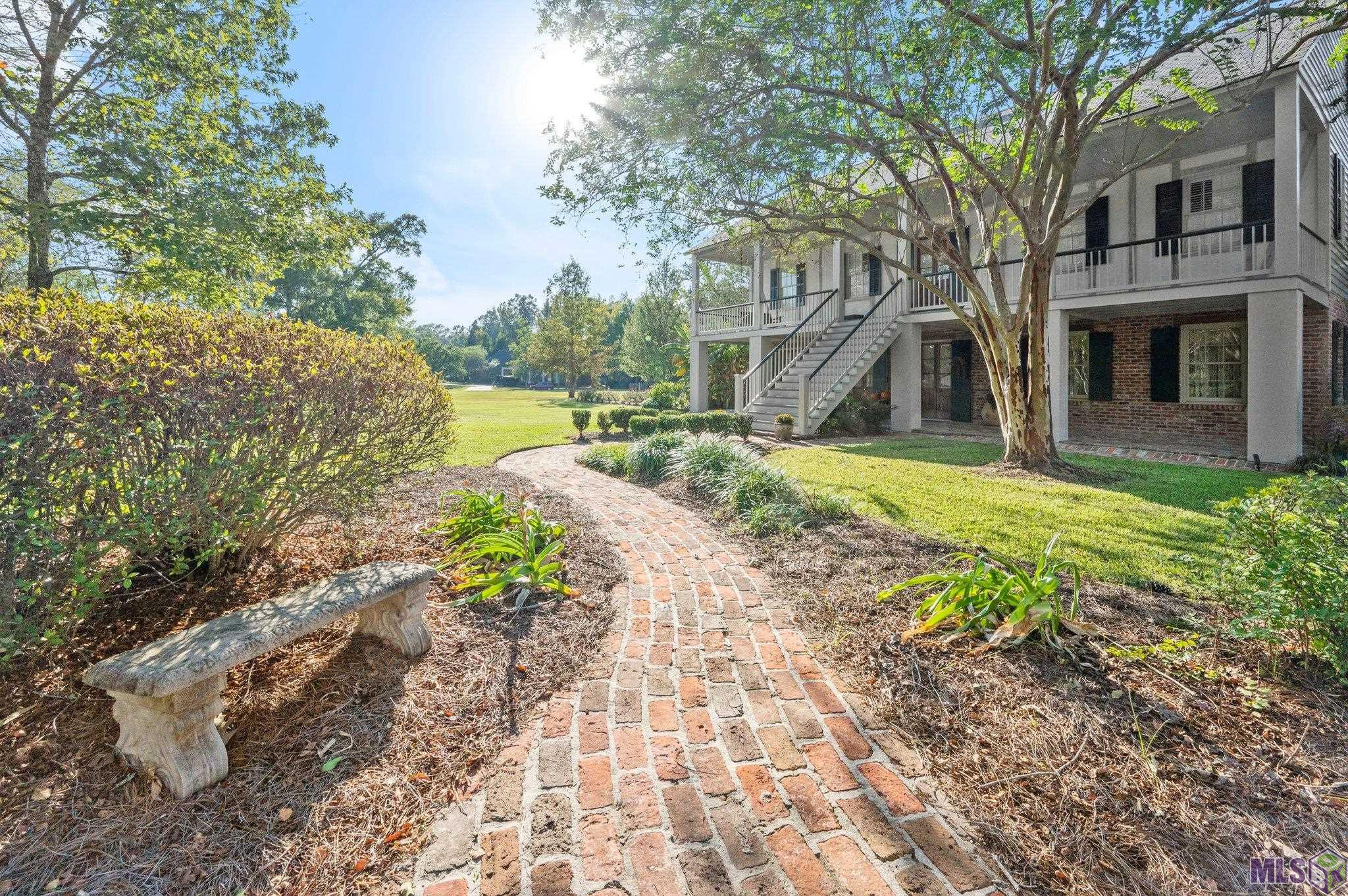 listing main picture