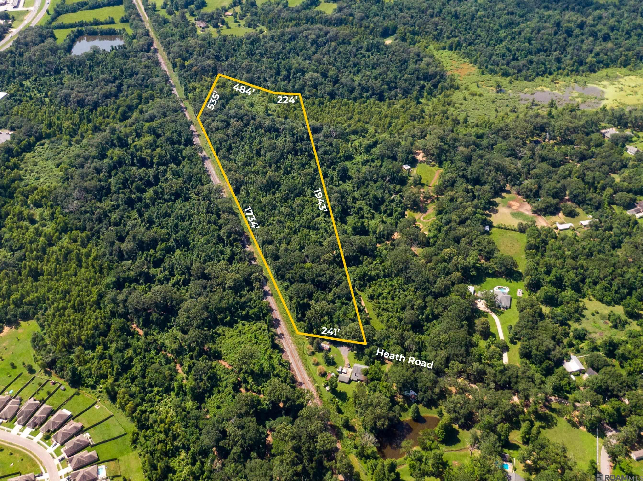 26 acres of land (approximately 9 acres of wetlands). Located in the perfect location right off of Swamp Rd in Prairieville. Ascension ParishSchools. This property is a great opportunity for development, family compound, single family homes with acreage, and more!!