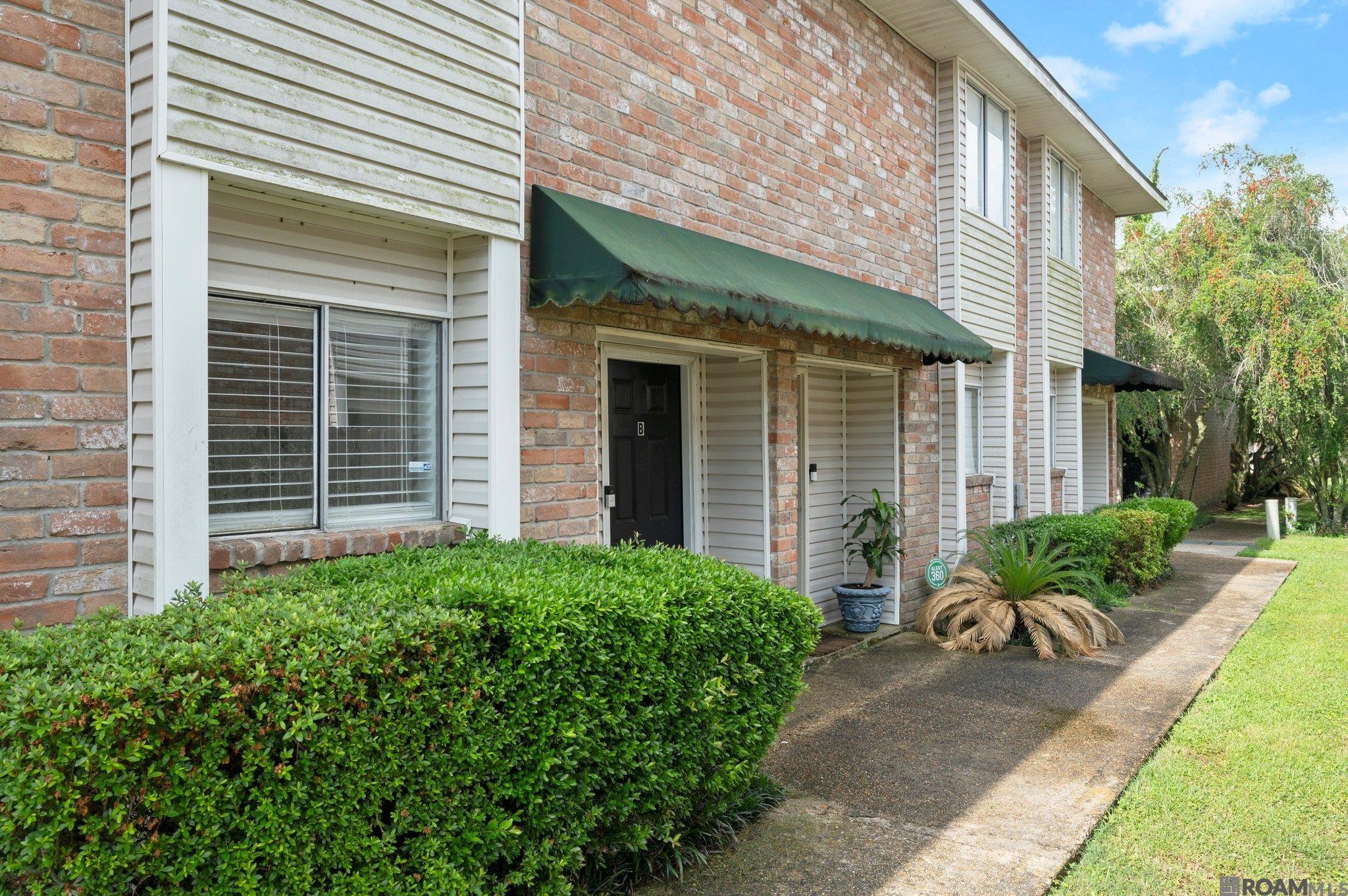 Don't miss out on this great 2 bedroom condo right off Hwy 30 near St. Elizabeth's hospital.  Entering you will love the open floor plan, fresh white paint, laminate wood floors and open floor plan.  The kitchen has white cabinets, granite countertops and tile backsplash.  The home has a wood burning fireplace, small fenced in backyard and an ac unit that has been recently replaced.  Upstairs you have 2 large bedrooms that share a jack and Jill bath.  The bathroom has been upgraded with granite vanities and an extra large tiled shower with pebble bottom floor.  The laundry room is also located upstairs which is extremely convenient.  Make your appointment today!