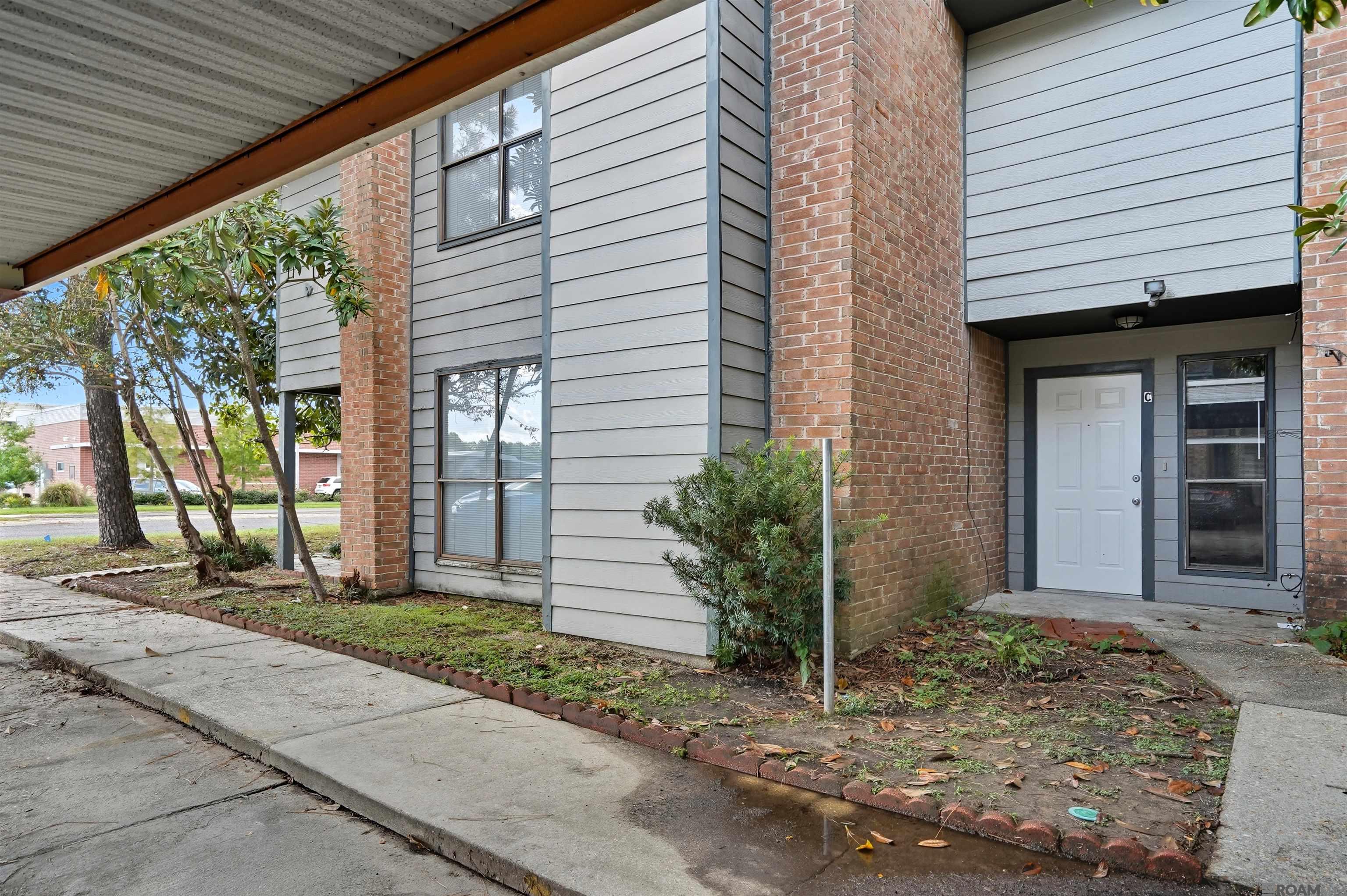 listing main picture