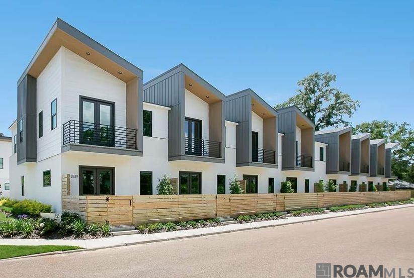 $250,000 to $500,000