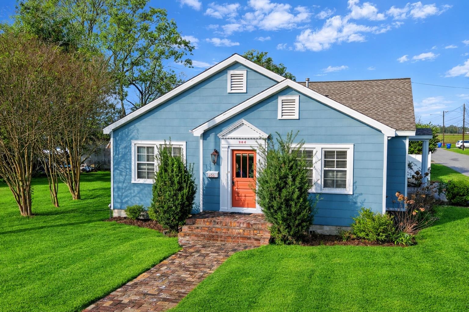 $250,000 to $500,000