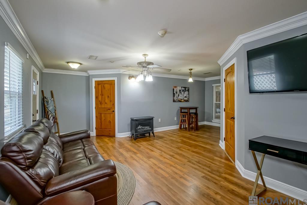 751 Lakeview Dr, Denham Springs, LA, 70726