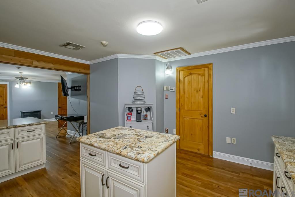 751 Lakeview Dr, Denham Springs, LA, 70726