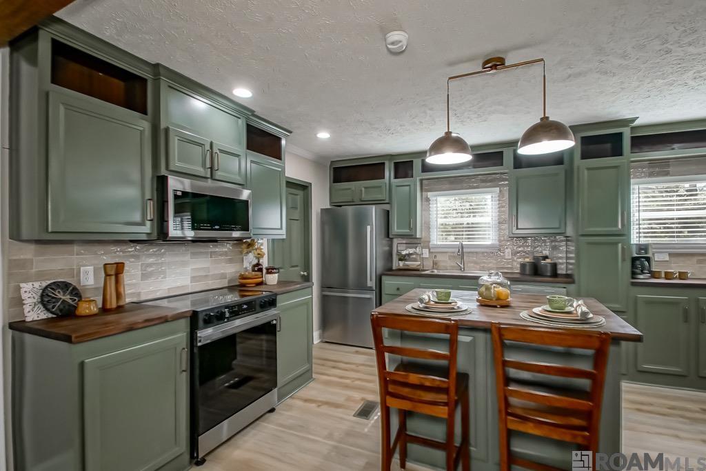 13878 Friendship Rd, Walker, LA, 70785