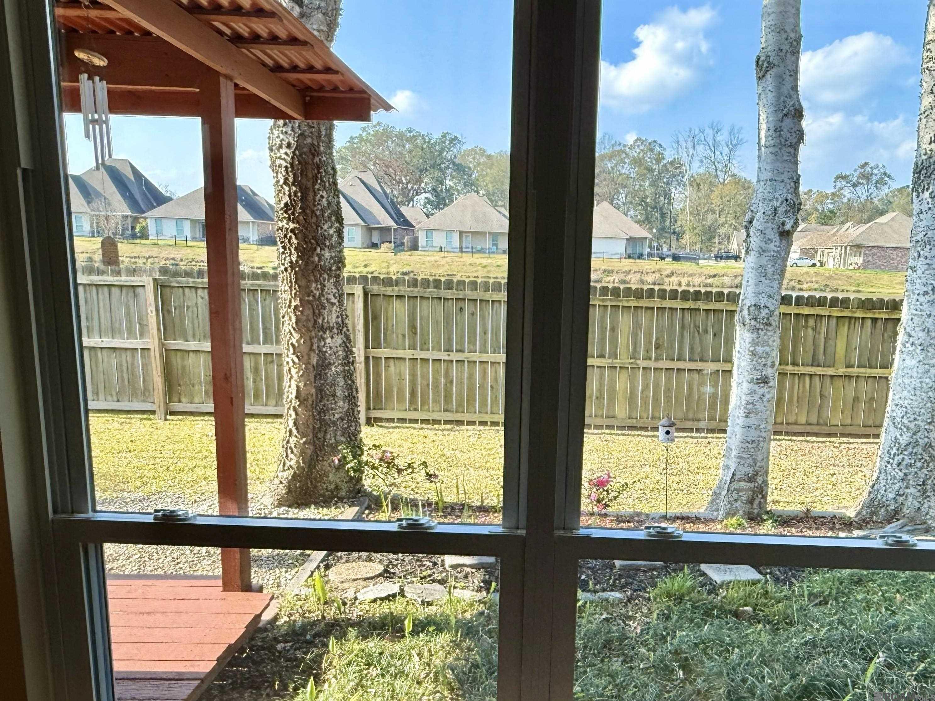 210 Meadowbend Dr, Baton Rouge, LA, 70820