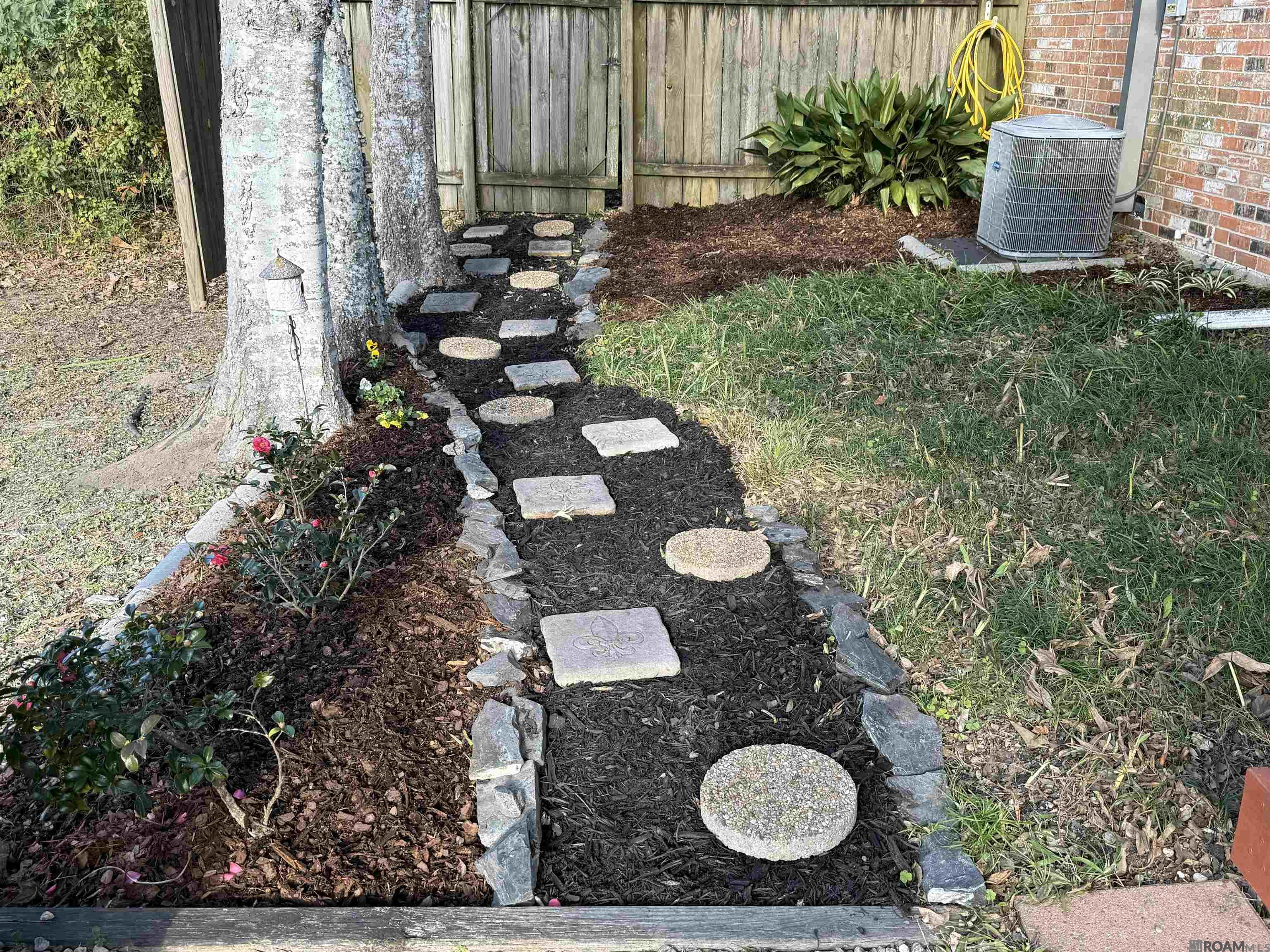 210 Meadowbend Dr, Baton Rouge, LA, 70820