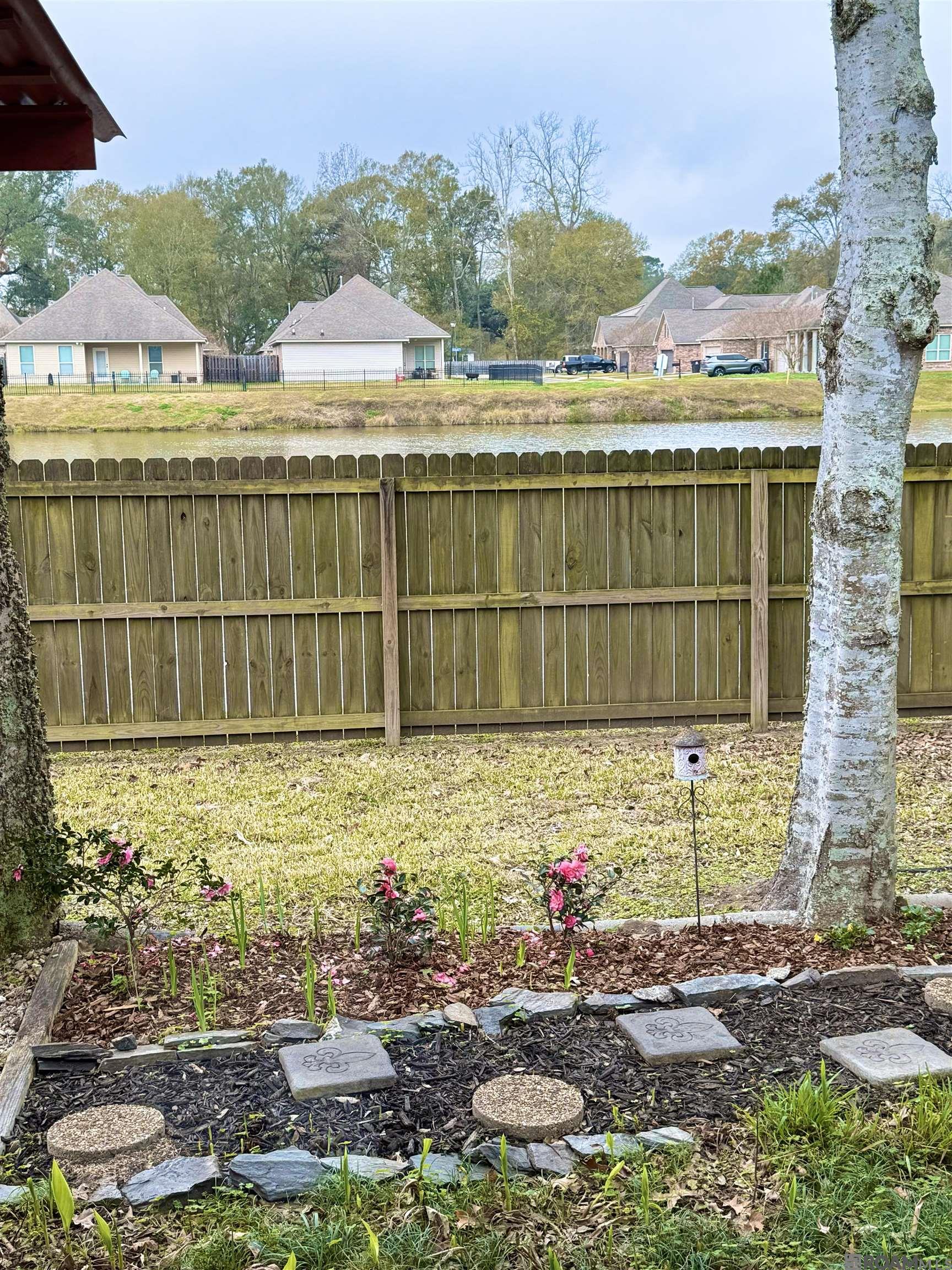 210 Meadowbend Dr, Baton Rouge, LA, 70820