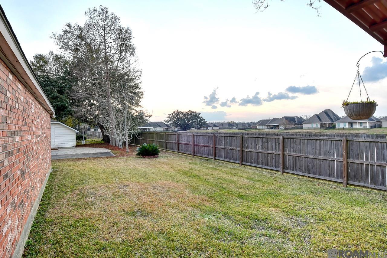 210 Meadowbend Dr, Baton Rouge, LA, 70820