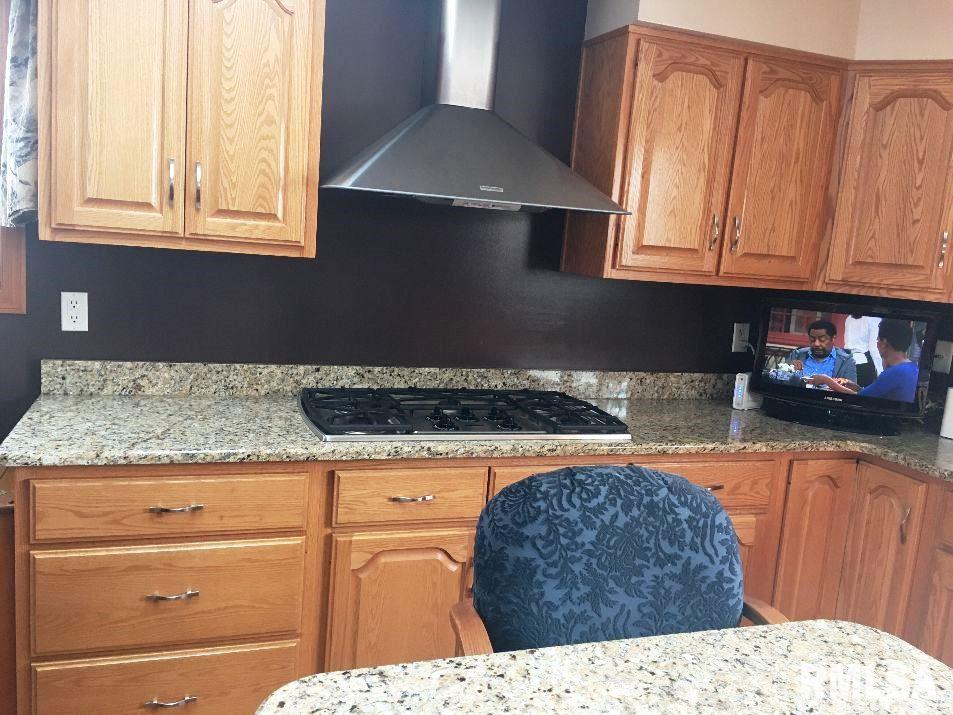 112 Tower Pointe Drive East Peoria Il 61611 Crowne Realty Llc