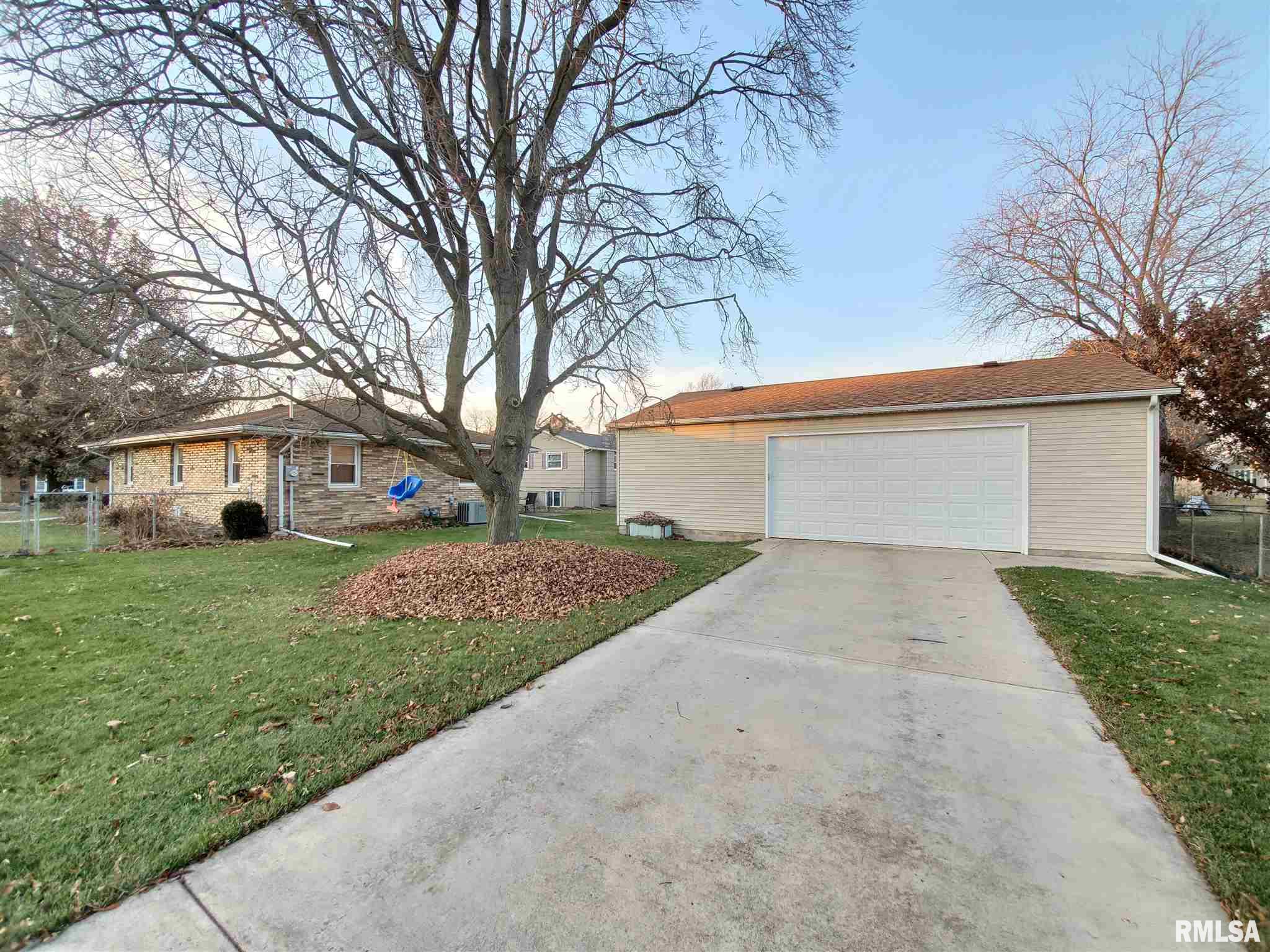 100 Herman Street East Peoria Il 61611 Crowne Realty Llc