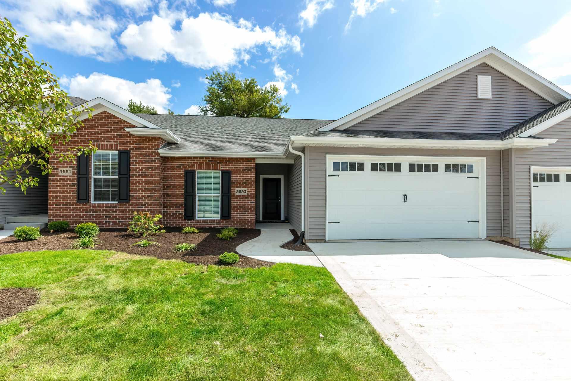 5653 E Creekside Lane Bettendorf Ia 52722 Mls Qc4209929
