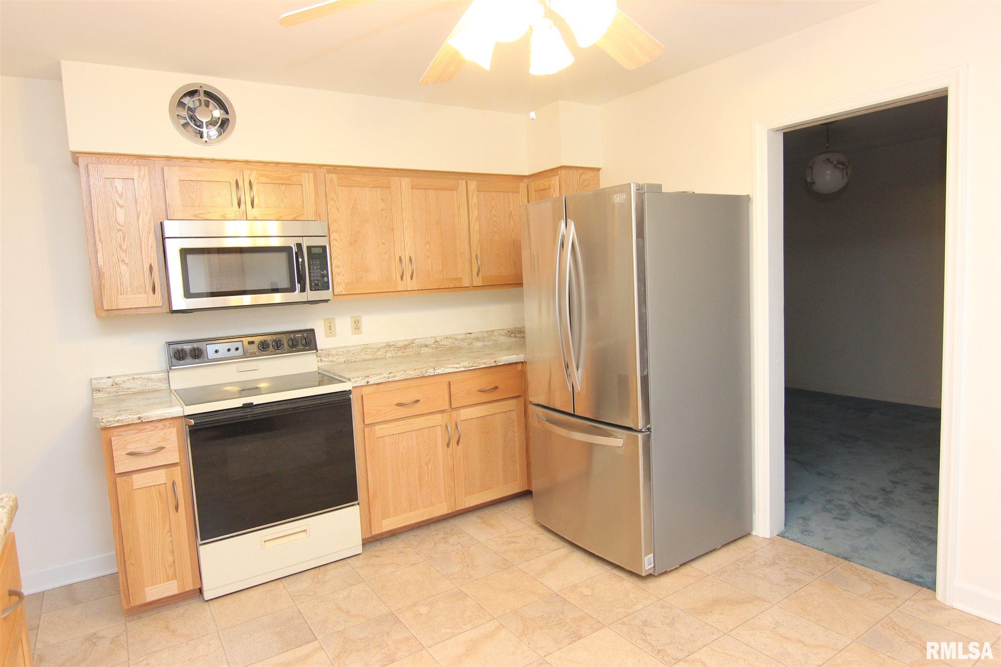 5603 N Woodland Court Peoria Il 61614 Crowne Realty Llc