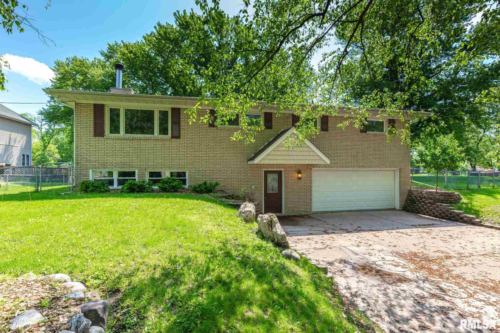 3815 W Harbor Drive Bettendorf Ia 52722 Mls Qc4211889