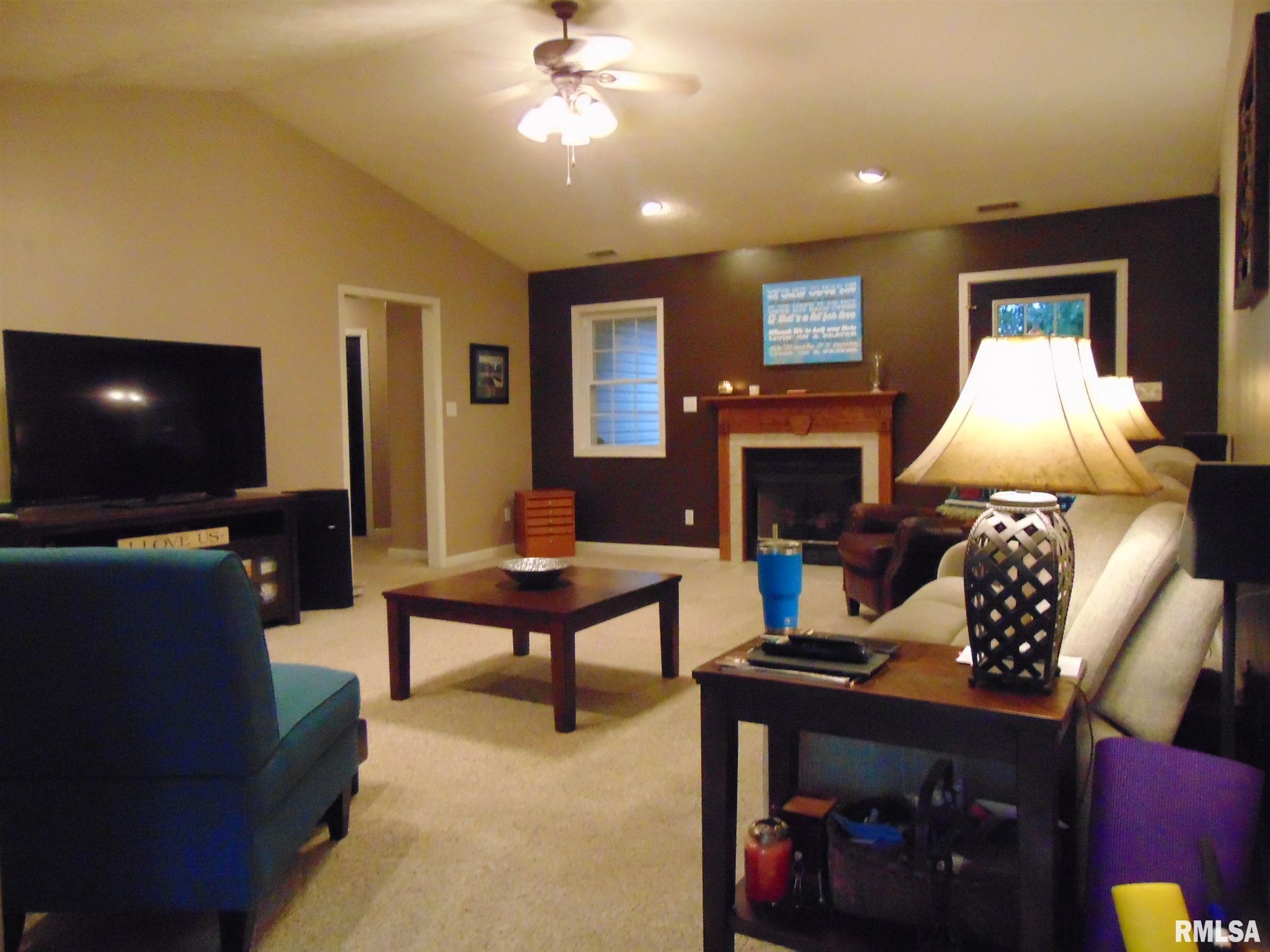 MLS EB435970 316 EVERGREEN Trail Herrin IL 62948