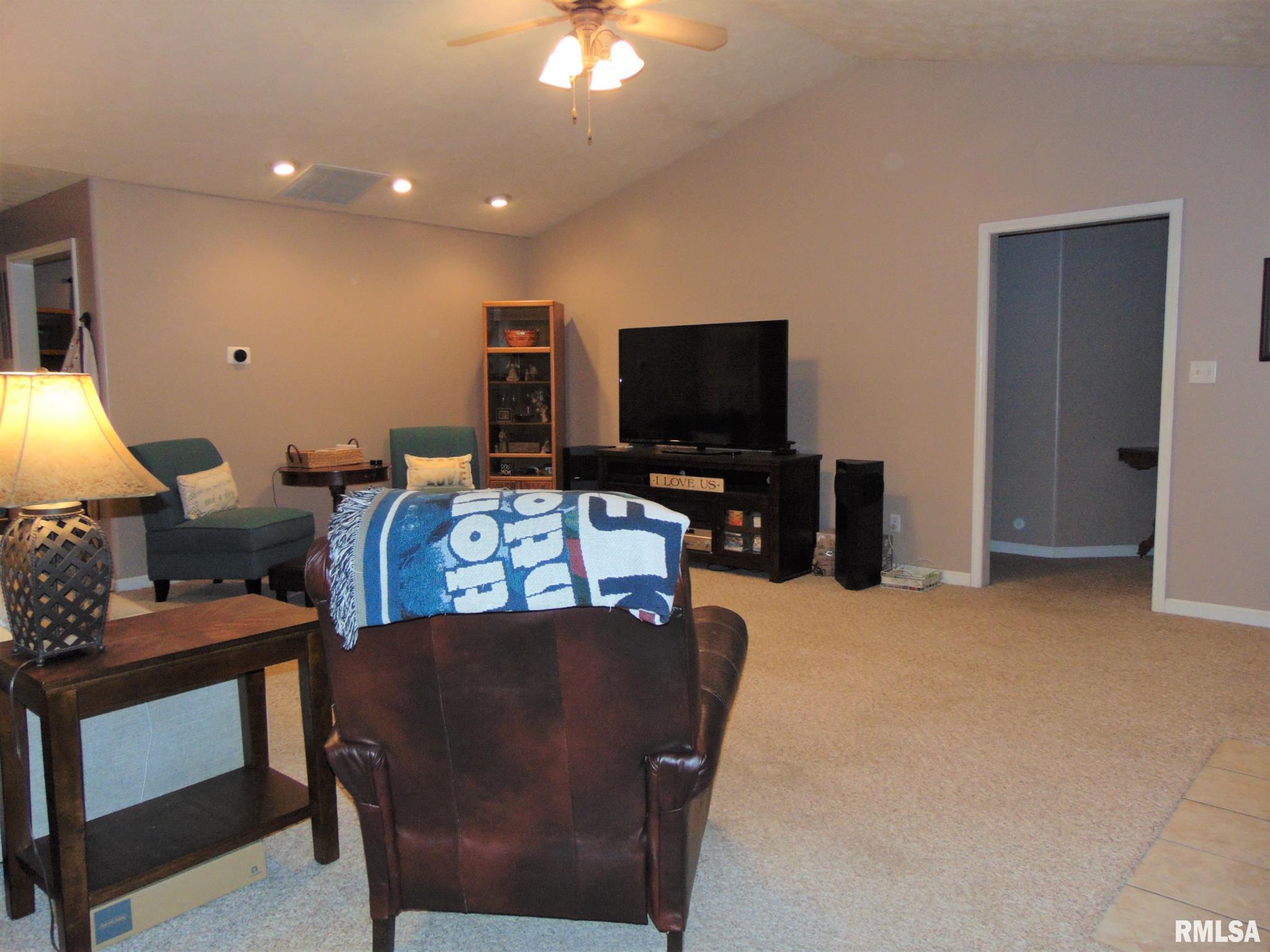 MLS EB435970 316 EVERGREEN Trail Herrin IL 62948