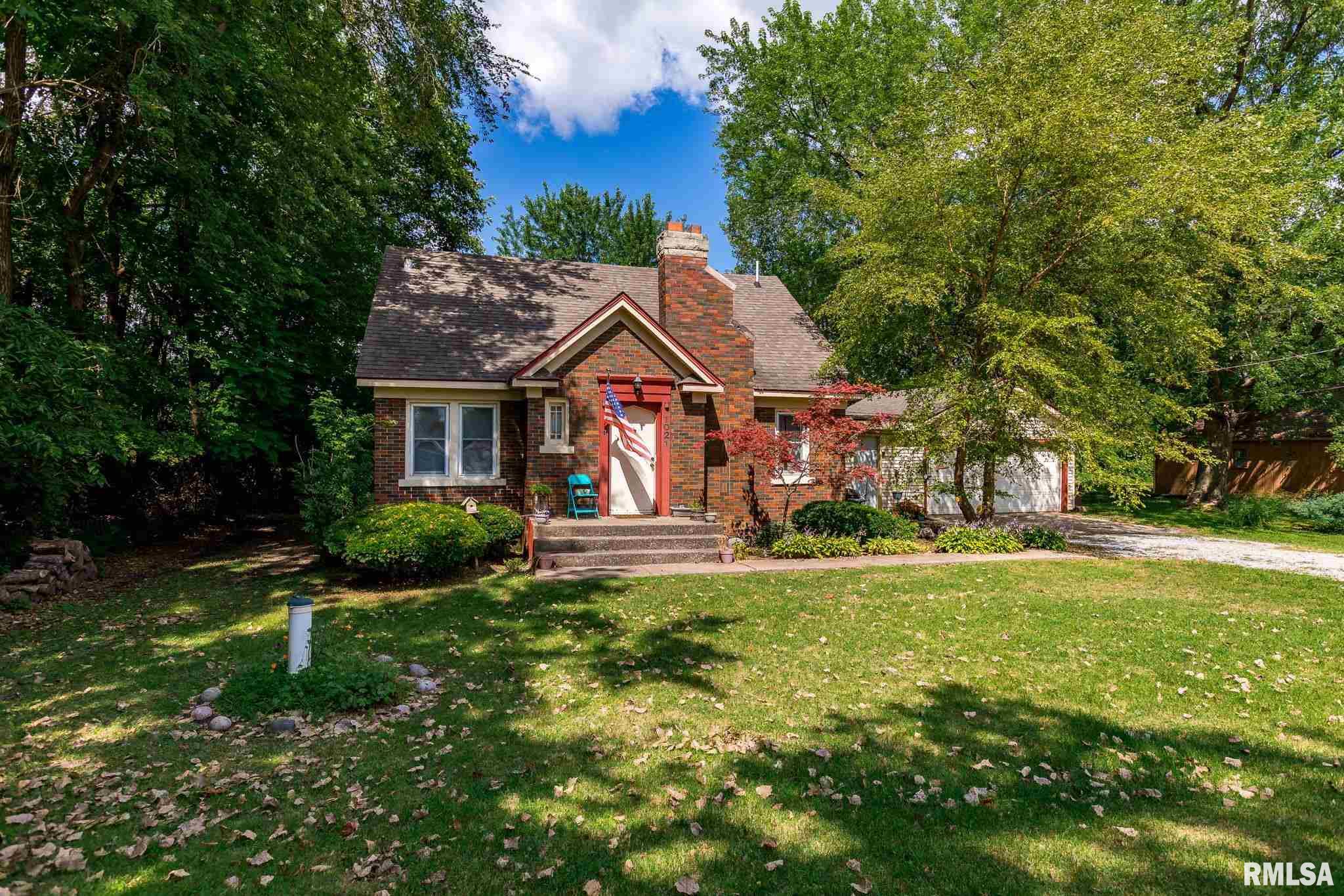 1021 N Shore Drive, Moline, IL 61265