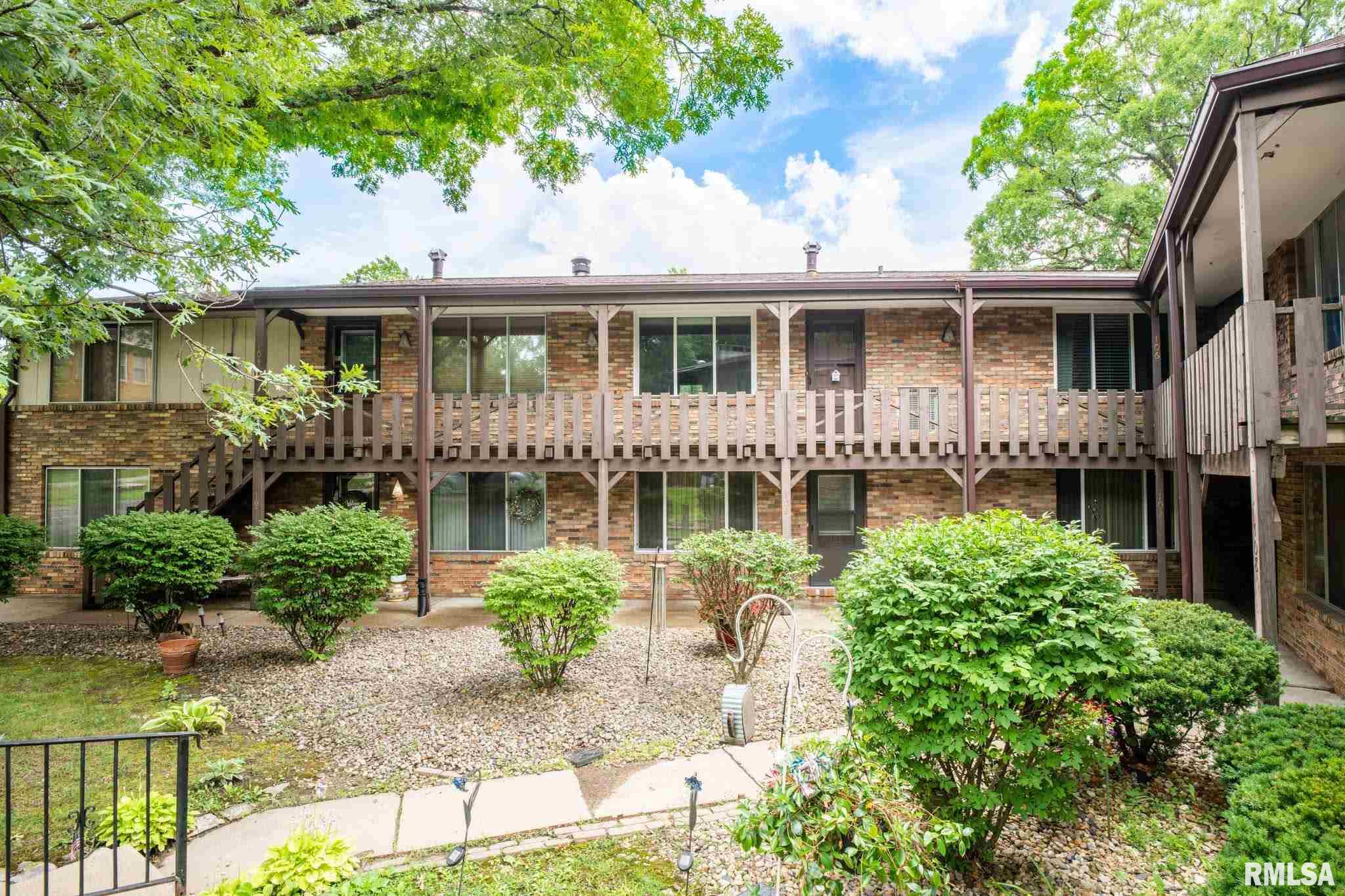 169 E Oak Cliff Court 105, Peoria, IL 61614