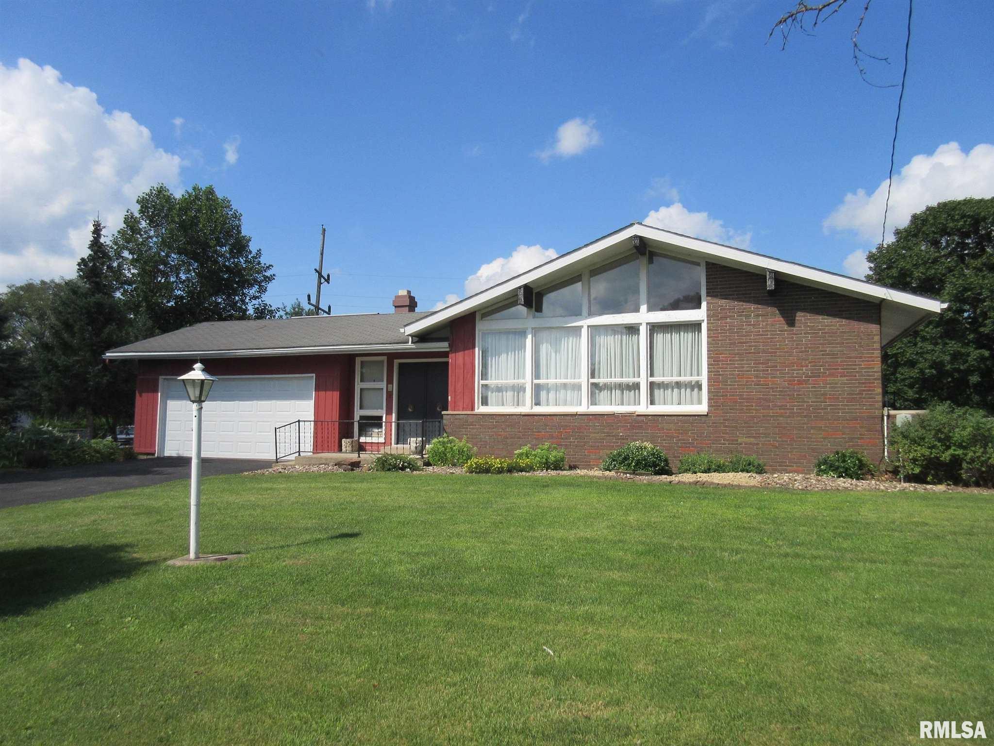 246 Clover Drive, Woodhull, IL 61490