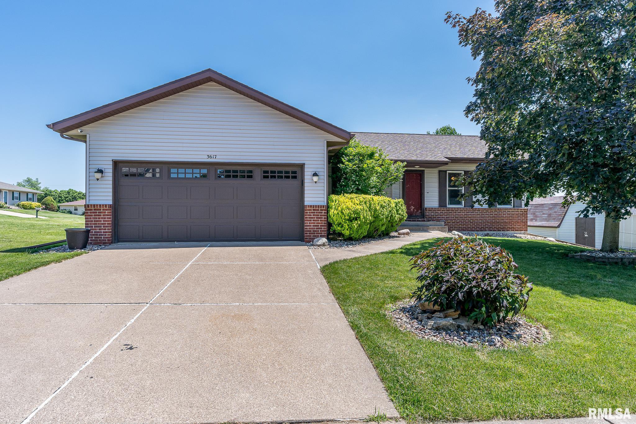 3617 N Birchwood Avenue, Davenport, IA 52806