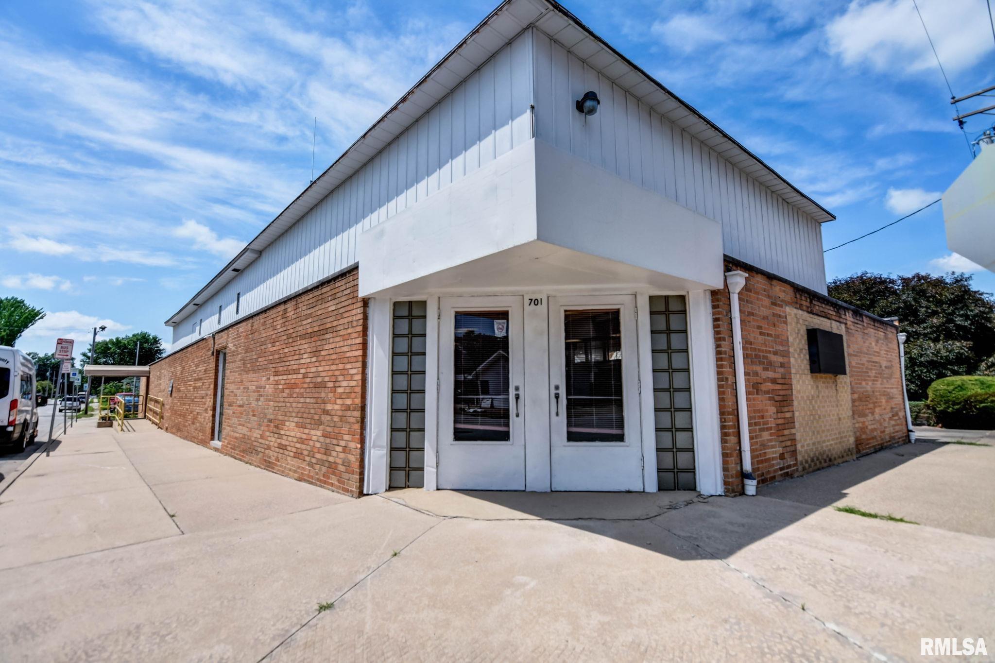 Cold Winter Hot Guns - Onl...