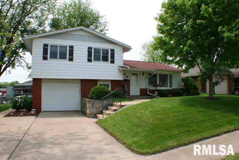 209 12TH ST, DE WITT, IA 52742 Central Realty